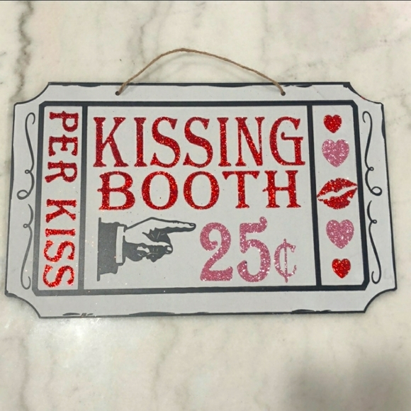 Accents Nwot Kissing Booth Wall Decor Photo Booth Prop Engagement